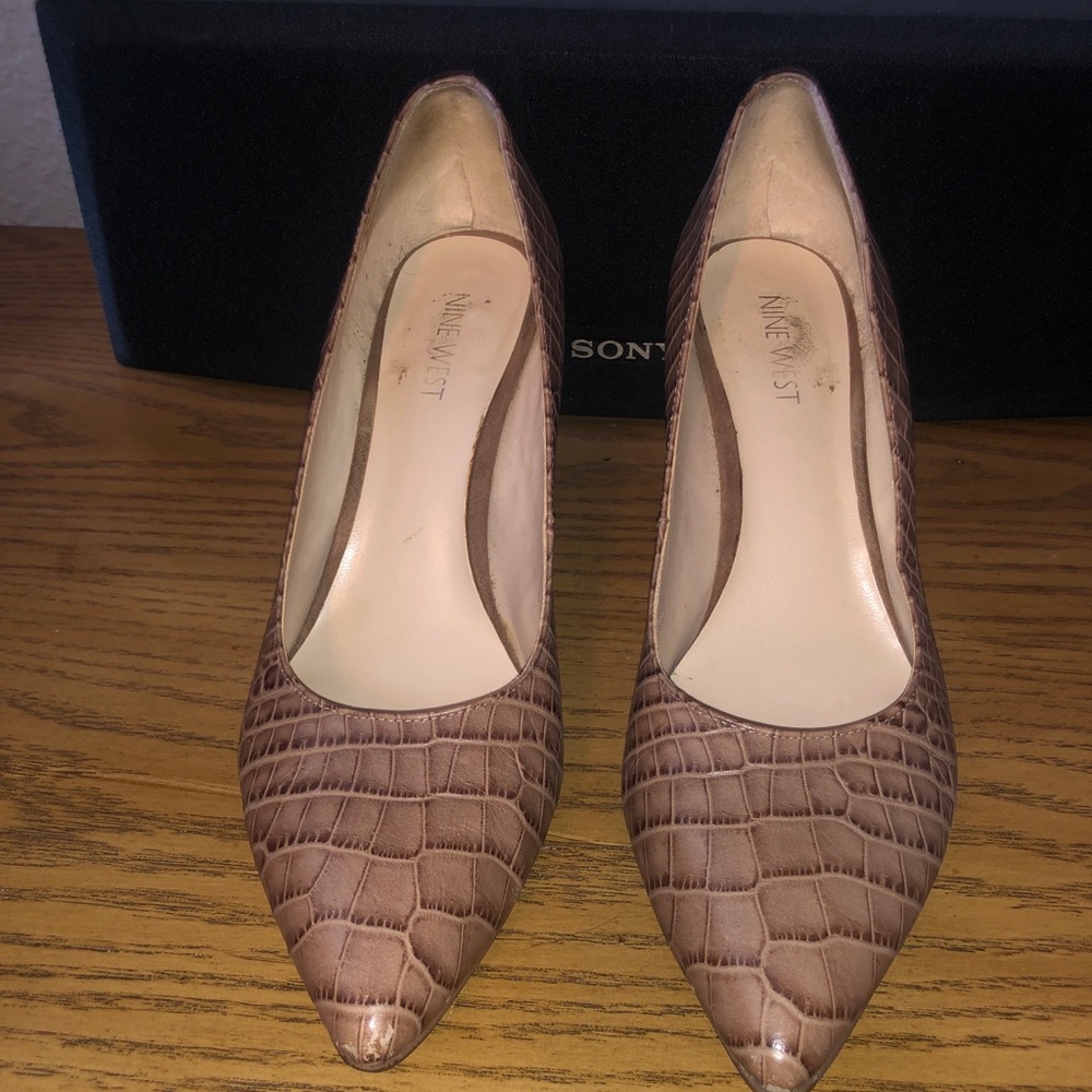 Nine West Brown Croc-Embossed Women's Pumps